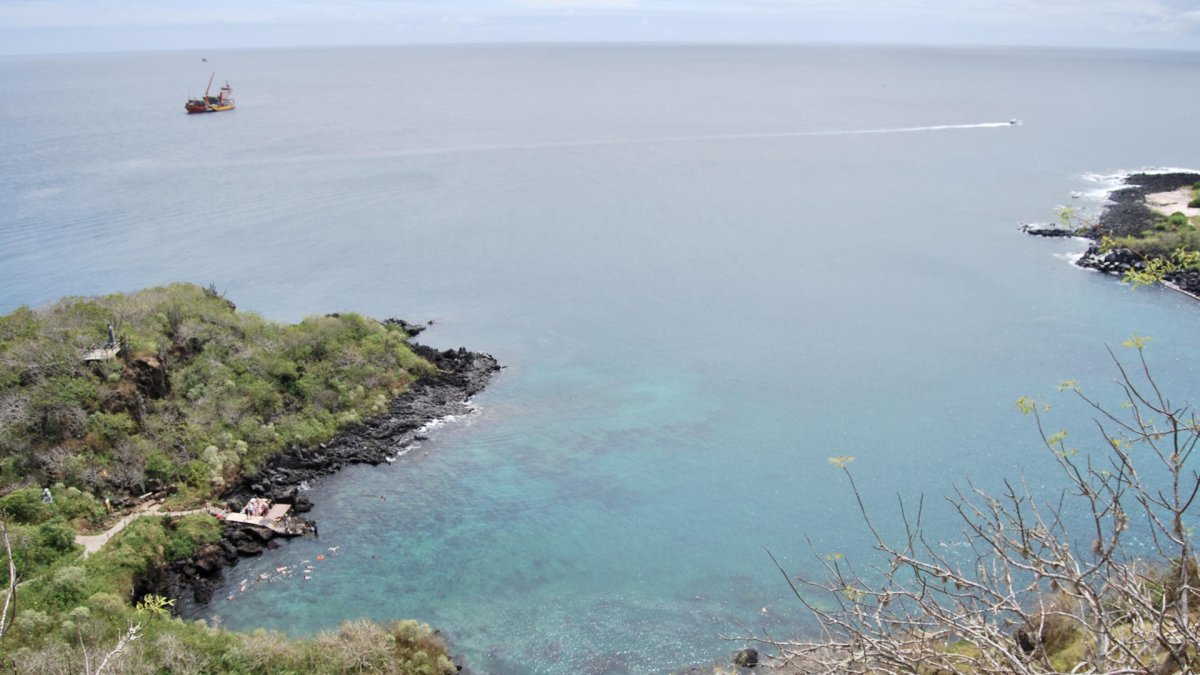 Imagen de archivo de una bahía en la isla San Cristóbal, en el archipiélago de Galápagos, Ecuador.