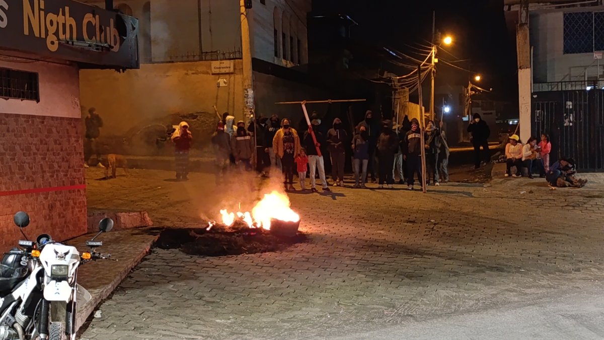 Riobamba. Los vecinos del sector realizaron manifestaciones para que los burdeles no puedan funcionar.
