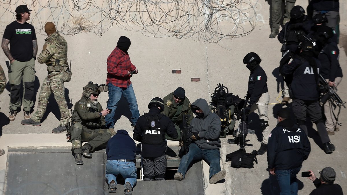 Ciudad Juárez. Autoridades de seguridad de México y EE.UU., resguardan la zona donde se localizo un túnel.