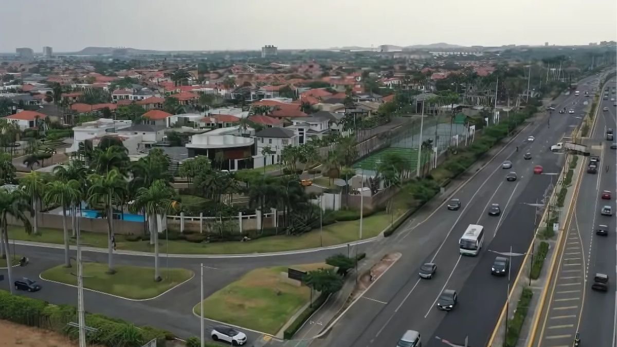 La Puntilla, parroquia de Samborondón, concentra a gran cantidad de familias de clase alta en Ecuador.