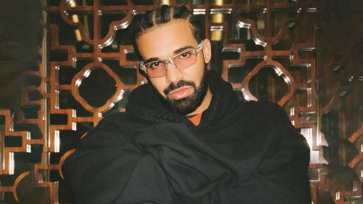 Drake, cuyo nombre real es Aubrey Drake Graham, es un rapero, cantante, compositor, actor y empresario canadiense.