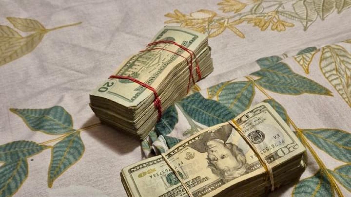 Caso Fachada: La Fiscalía presentó como evidencias fajos de dinero hallados en los allanamientos de este 16 de enero de 2025.