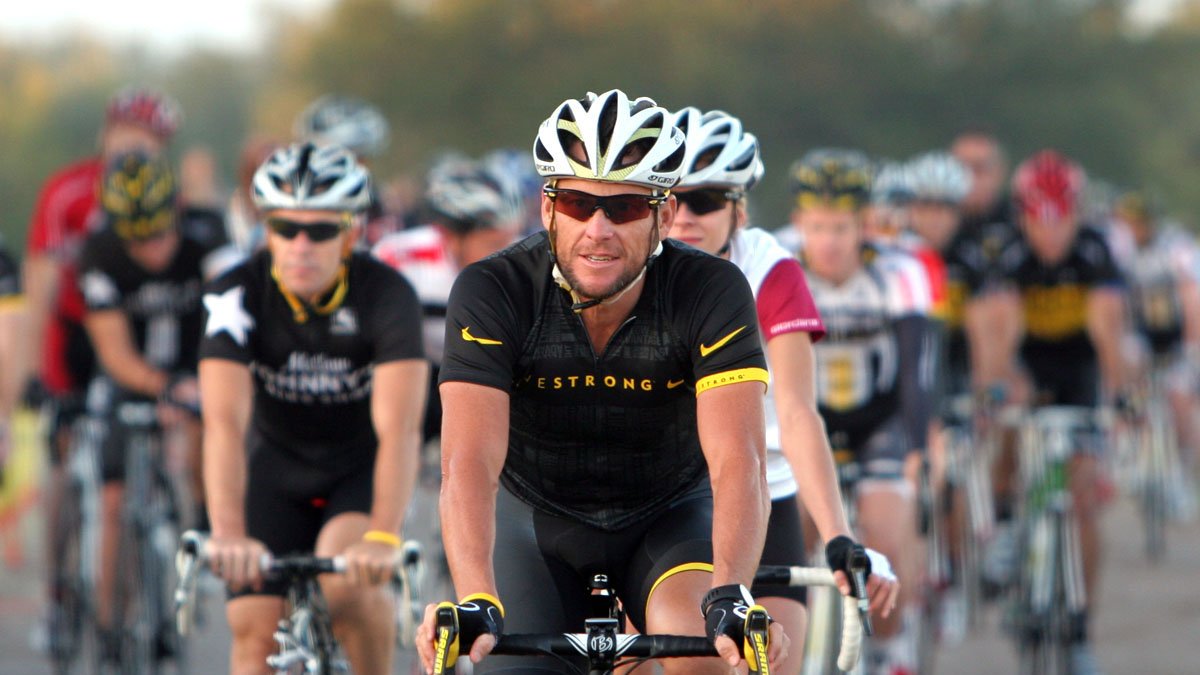 Armstrong intentó volver a la actividad ciclística, pero ya no pudo.
