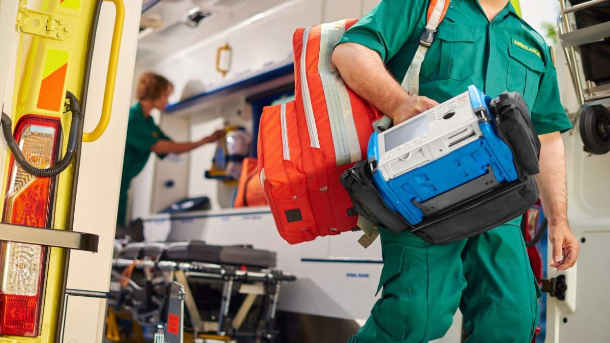 Imagen referencial de paramédicos.