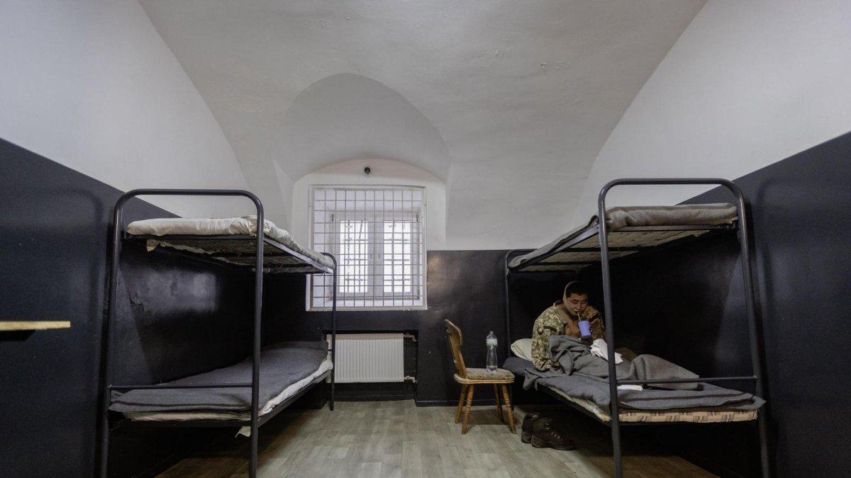 Uno de los dos soldados norcoreanos capturados en la región rusa de Kursk.