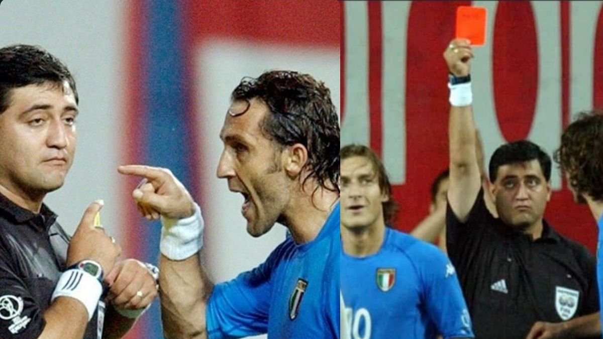 Byron Moreno y Francesco Totti cuando el ecuatoriano lo expulsó en el Mundial 2002.