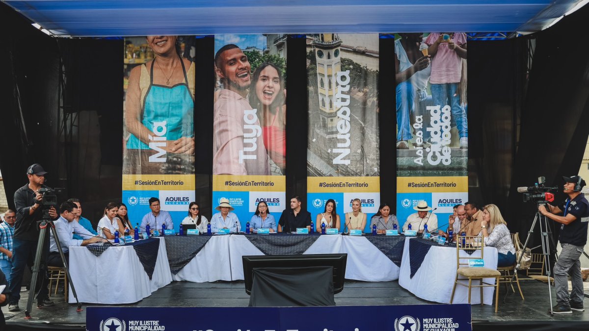 Una sesión extraordinaria itinerante del Concejo Cantonal de Guayaquil se desarrolló en el sector Cristo del Consuelo, este viernes 17 de enero.