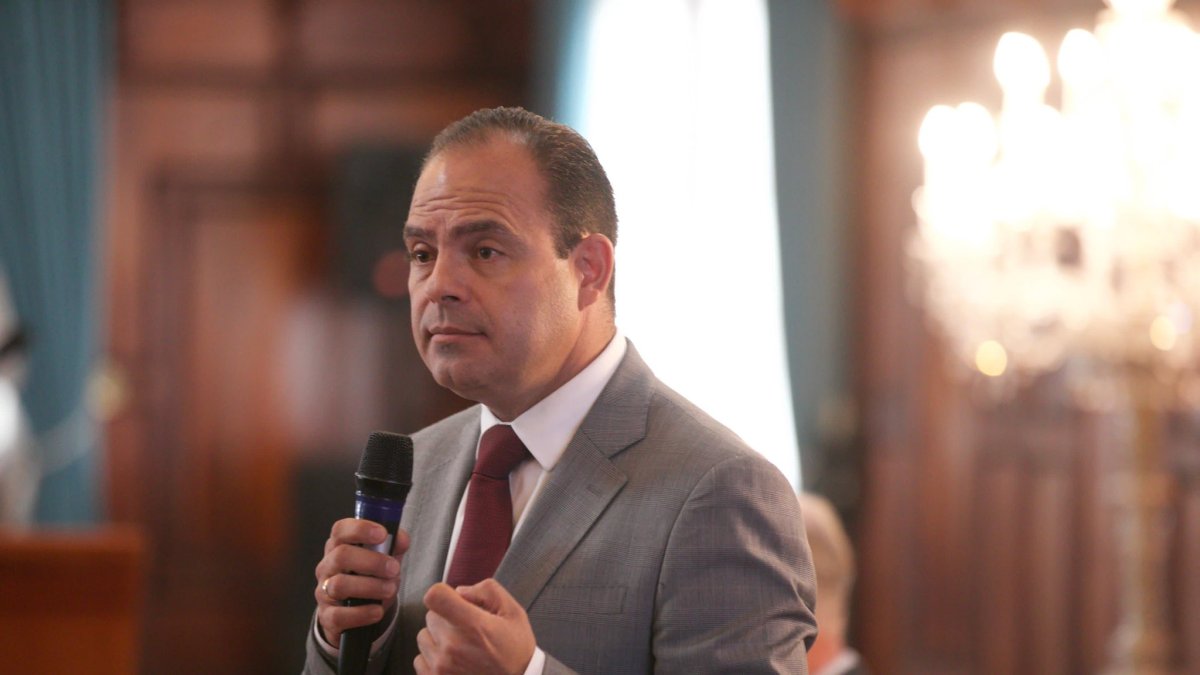 Abdo fue viceministro de Producción en el gobierno de Guillermo Lasso.