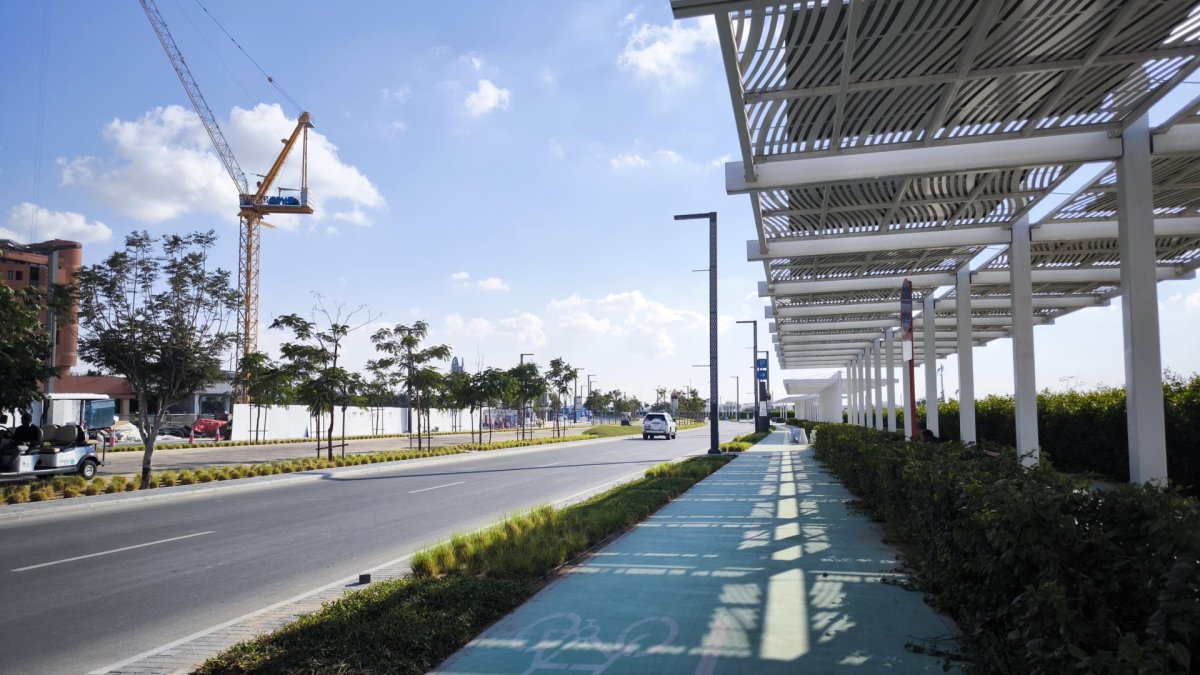 Imagen de la comunidad ecológica de Masdar City, situada en Abu Dabi, construida para ser un lugar que funcione sin emisiones de carbono.