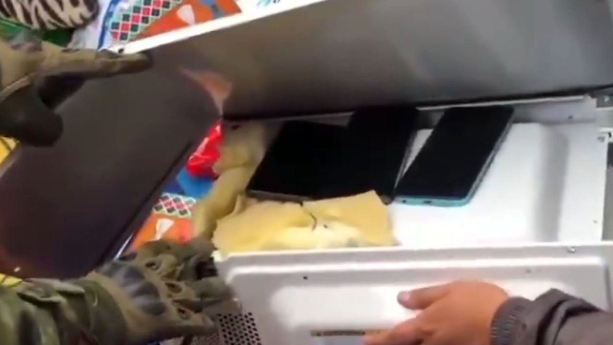 Policía incauta celulares y sustancias ilícitas en operativo en cárcel de Pichincha N° 3