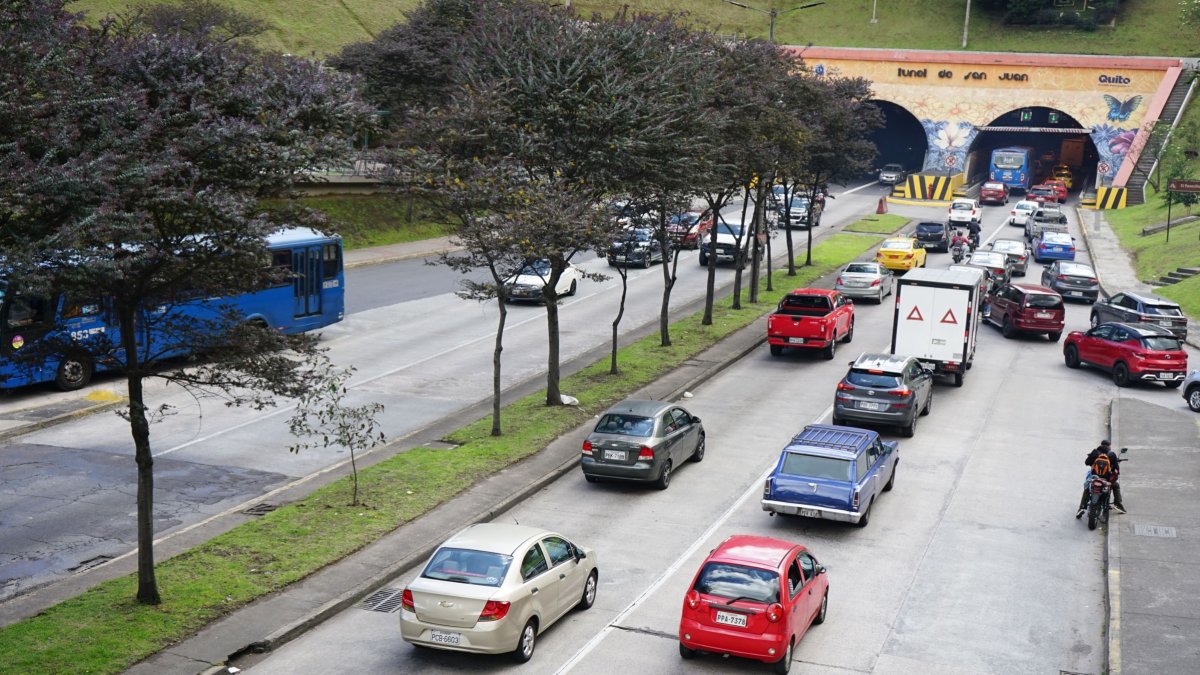 Dispositivo. Los vehículos llevarán un dispositivo electrónico con un rango de lectura de hasta 12 metros y una vida útil mínima de cinco años.