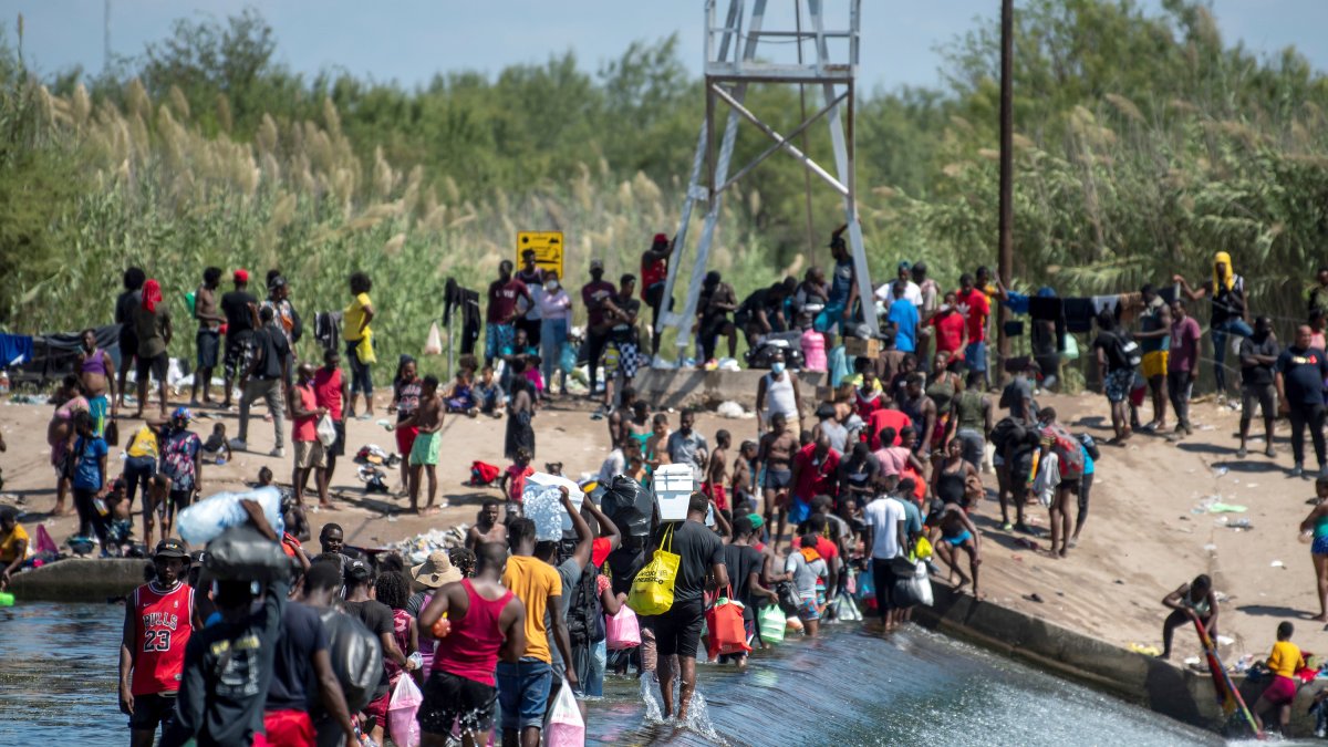 Situación. Migrantes de muchos países cruzan desde México hasta los Estados Unidos de forma ilegal.