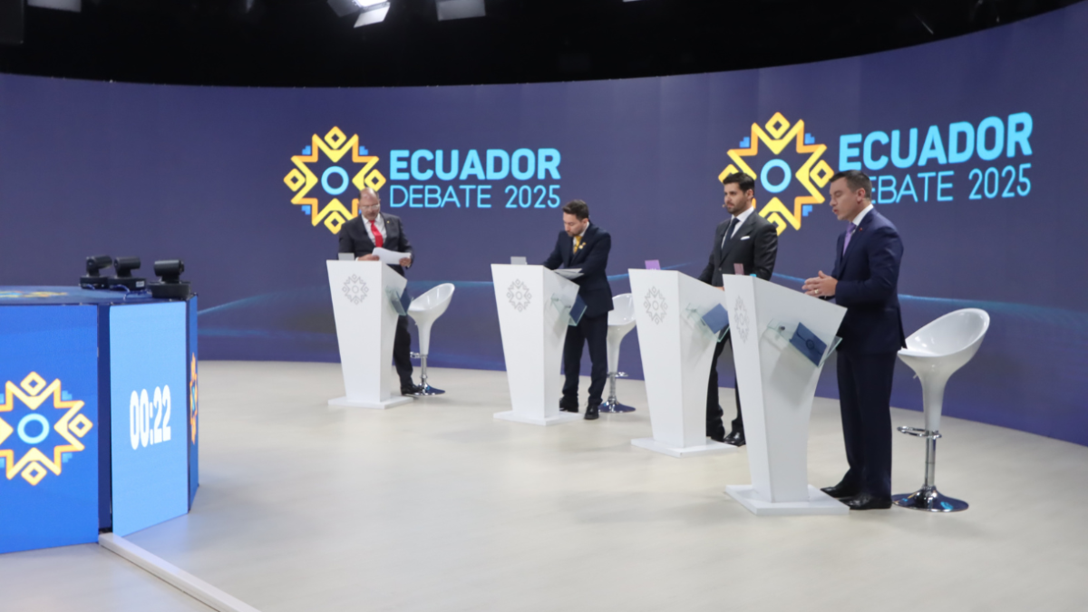 En el primer grupo del debate presidencial 2025 se habló sobre IA.