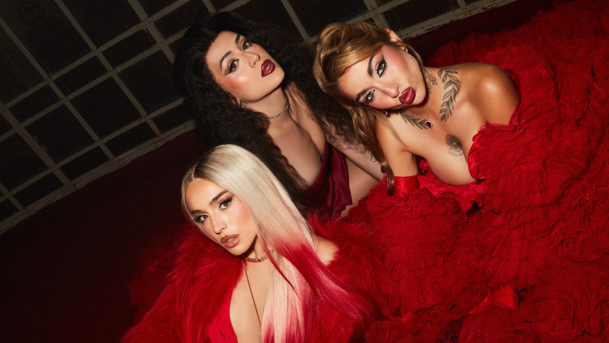 La cantante española publica el remix de su tema 'La reina'