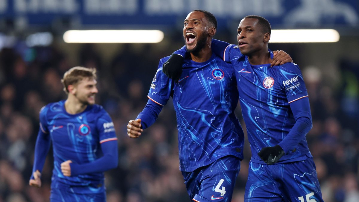 Chelsea pelea en la parte alta de la tabla de posiciones de Premier League.