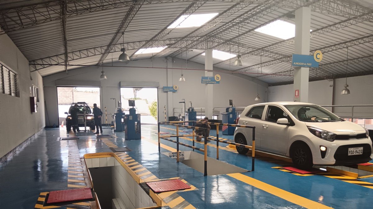 Revisión. Ahora los usuarios pueden realizar la RTV y matriculación en un solo centro de revisión.