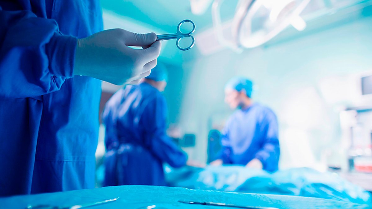 Referencial. Una doctora fue sentenciada a prisión por el delito de homicidio culposo por mala práctica médica en una cirugía plástica