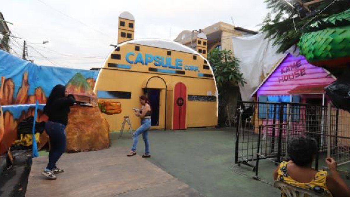 Según los artesanos, los adultos son los que experimentan más nostalgia con los monigotes.