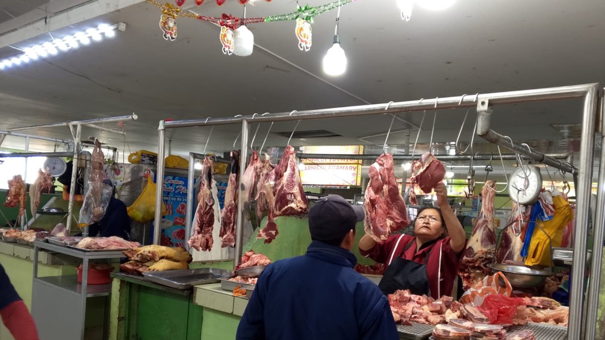Comerciantes de carne afectados por el cierre del camal municipal.