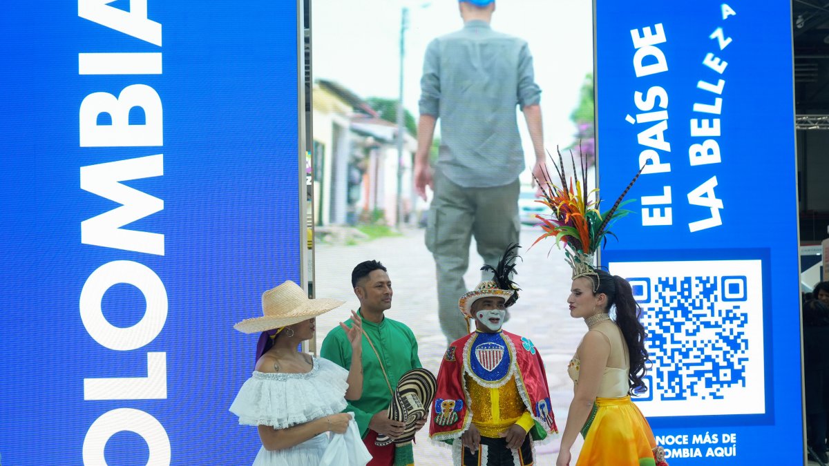Vista del stand de Colombia de la 45 edición de la Feria Internacional de Turismo (FITUR) que ha sido inaugurada este miércoles en el recinto Ifema, en Madrid.