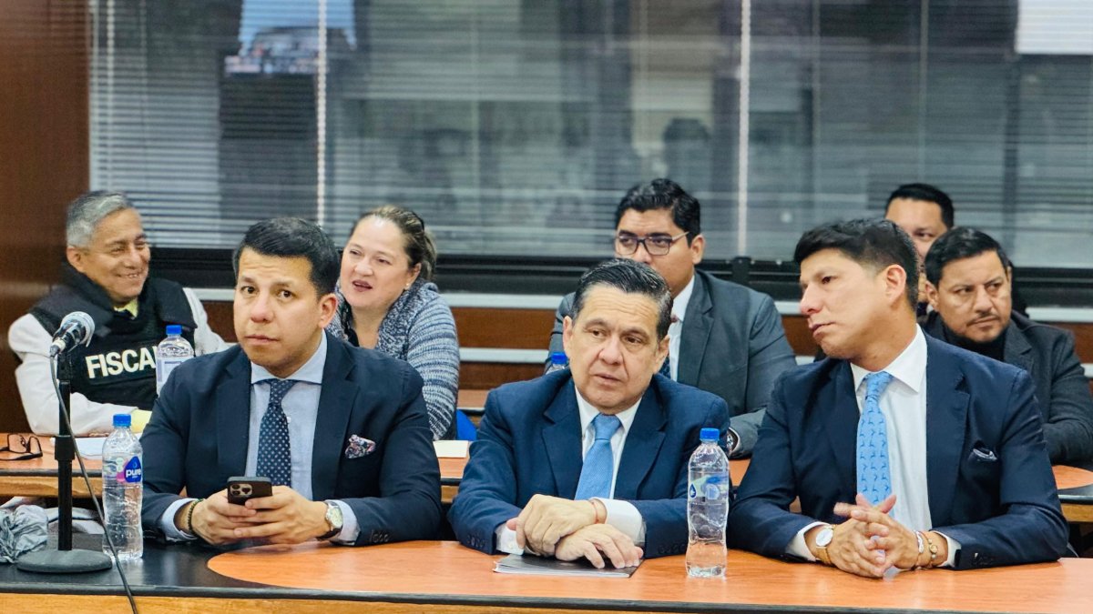 Centro: Pablo Muentes, exasambleísta del Partido Social Cristiano, es llamado a juicio por delincuencia organizada.
