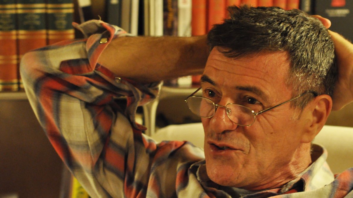 Guillermo Saccomanno había ganado los premios Hammett de novela negra en Gijón y del Biblioteca Breve de Seix Barral. Fue historietista y cronista.