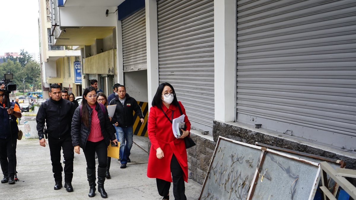 Un equipo de la Fiscalía General ingresa al edificio del Consejo de Participación Ciudadana en dónde al momento se realiza un allanamiento en coordinación con la Policía Nacional.