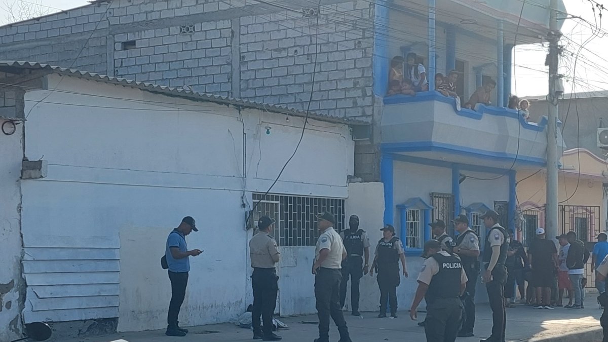 Los habitantes del barrio Abdón Calderón, en La Libertad, quedaron conmocionados.