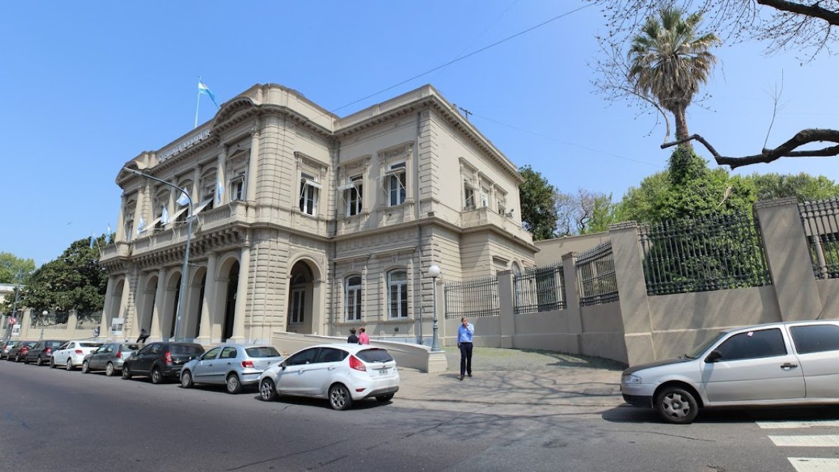 Buenos Aires. Vista del edificio principal del hospital Laura Bonaparte.