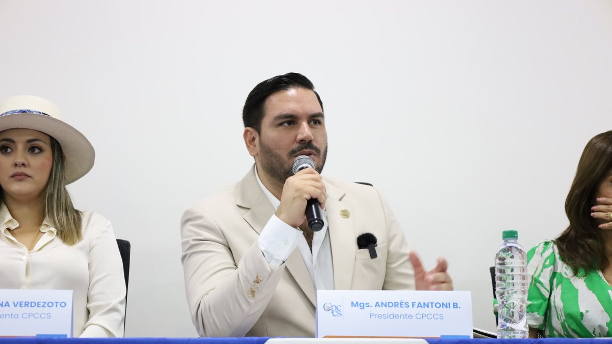 El presidente del CPCCS, Andrés Fantoni, en sesión del Pleno.