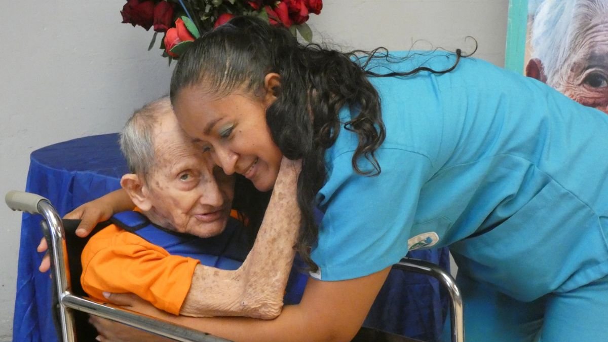 ONG. La Fundación Clemencia busca dar calidad de vida a personas de tercera edad.