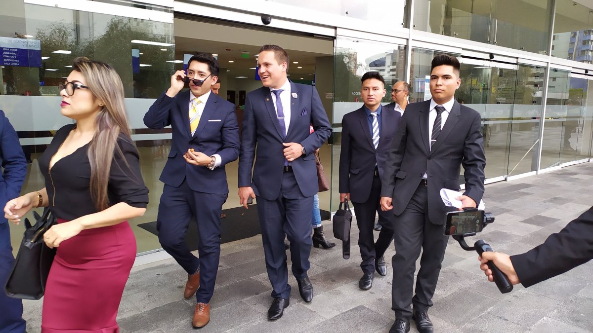 Cristian Romero (centro) y a su izquierda Michael Hernández están procesados en Metástasis y Plaga, como apartes de una red criminal.