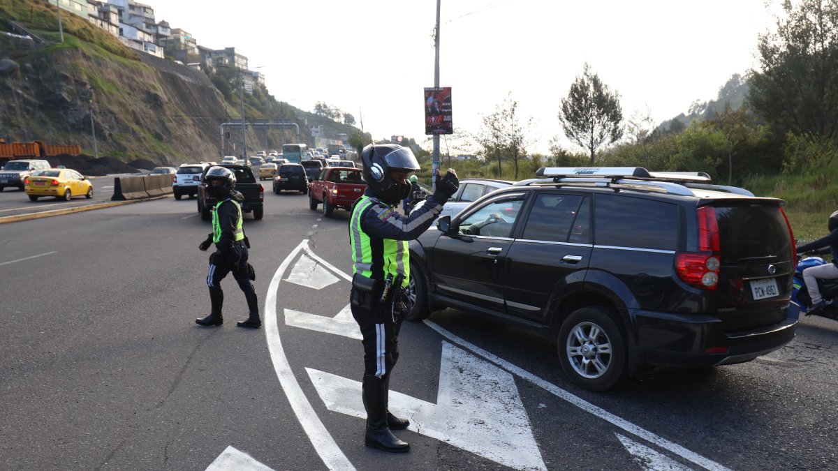 El tráfico en la capital se reduce en un 20% con la aplicación del Pico y Placa, señala la AMT