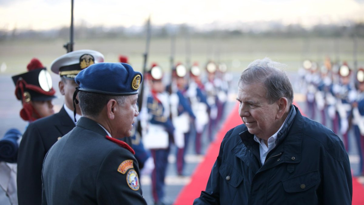 El líder opositor venezolano, Edmundo González Urrutia, arribó a Ecuador la tarde de este lunes 27 de enero.