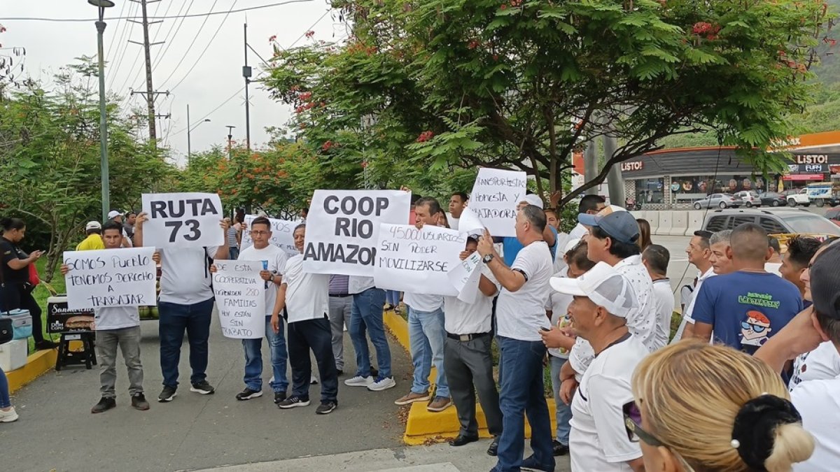 Días atrás, conductores y propietarios de buses de la cooperativa Río Amazonas realizaron un plantón en los exteriores de las oficinas de la Agencia de Tránsito y Movilidad (ATM).