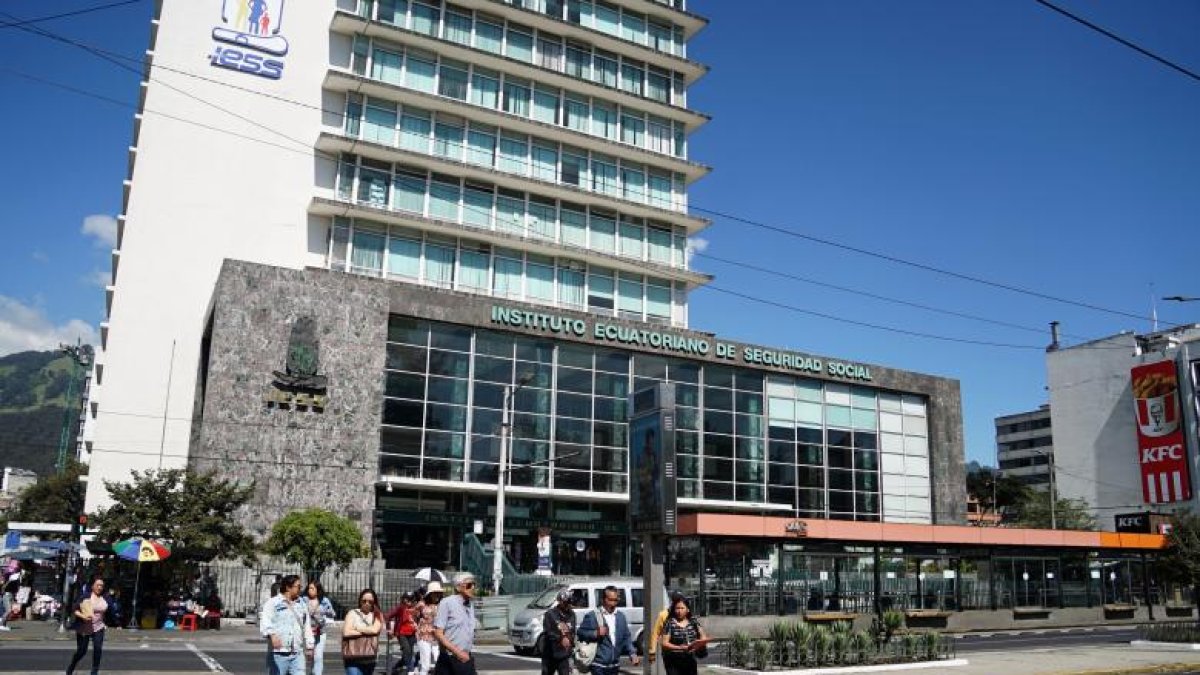 Las personas pueden afiliarse al IESS desde sus 15 años de edad.
