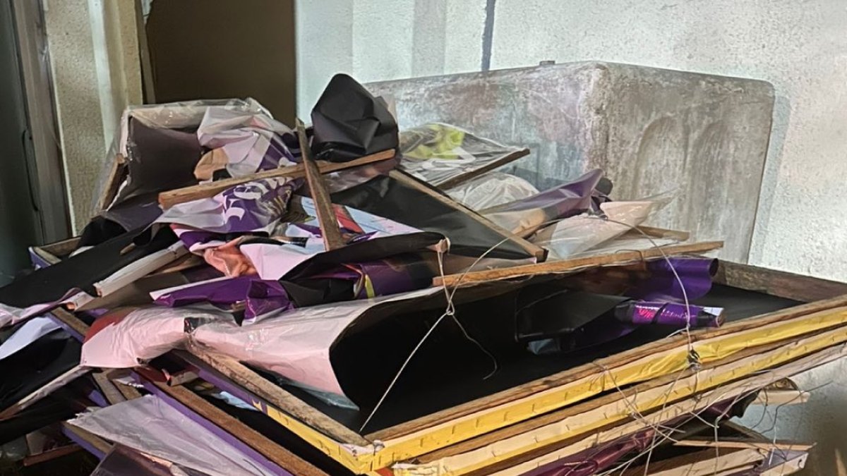 Hecho. Los elementos fueron trepados a una camioneta.