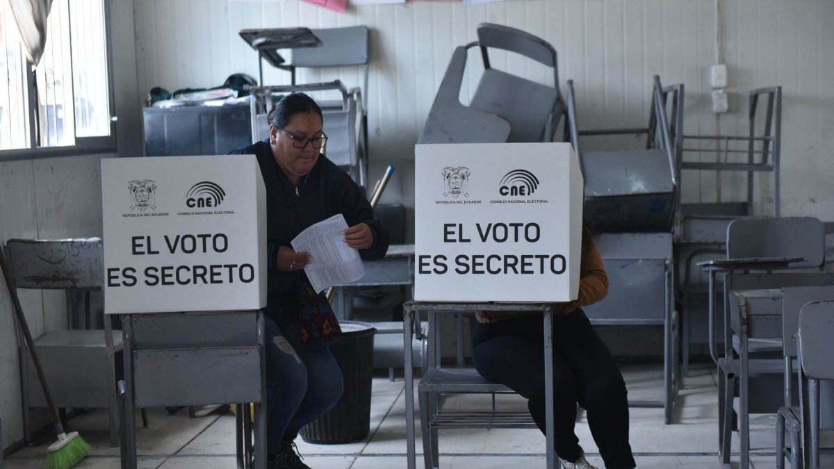 Hasta el jueves 30 de enero, 12 firmas encuestadoras podrán publicar sus estudios de intención de voto; el 9 de febrero, 13'736.315 electores irán a las urnas.