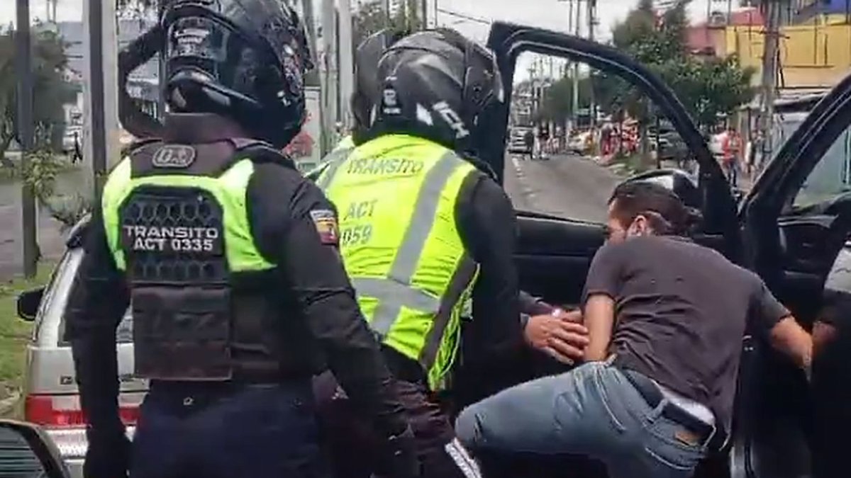 Un conductor intentó darse a la fuga cuando agentes de tránsito realizaban un operativo