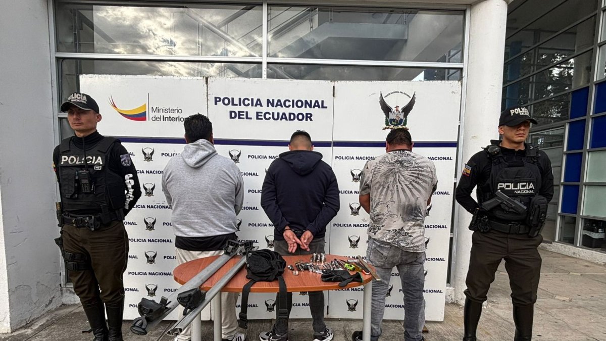 Detenidos. Los sospechosos intentaron huir cuando notaron la presencia policial.