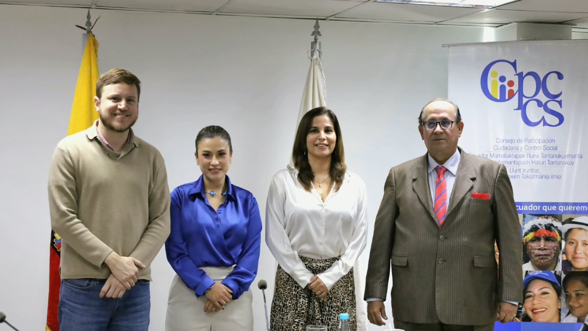 De izq. a der. Augusto Verduga, Nicole Bonifaz, Yadira Saltos y Eduardo Franco Loor.