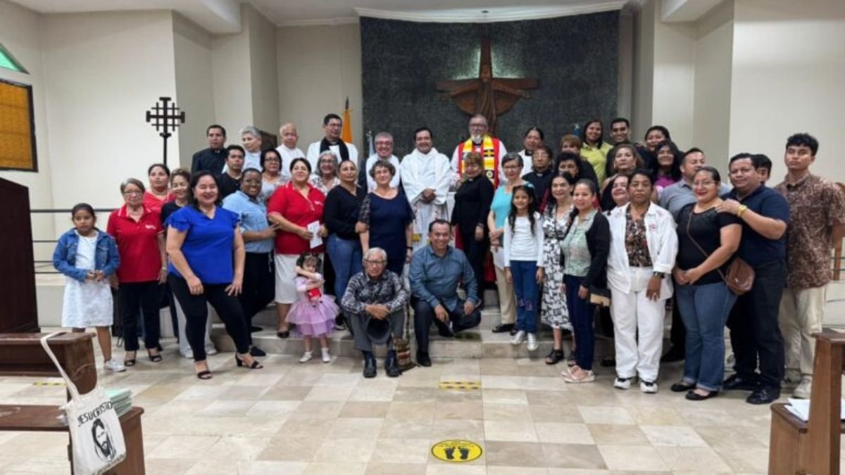 Encuentro. Católicos y cristianos se reunieron en encuentro ecúmenico para orar por la unión.