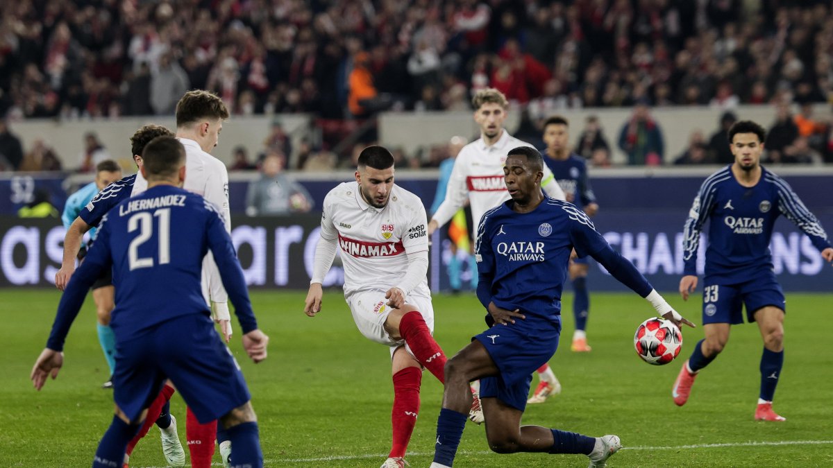 Willian Pacho del Paris Saint Germain sigue con vida en la Champions.