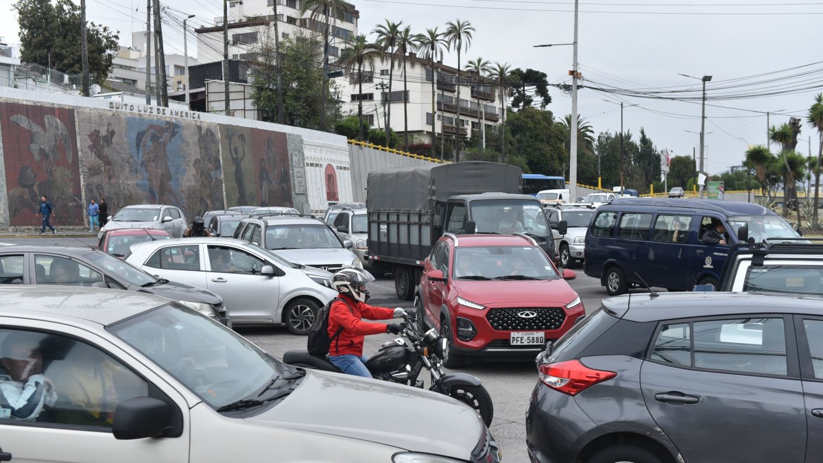 La avenida Galo Plaza Lasso, al norte de la capital es una de las más transitadas de la ciudad. 