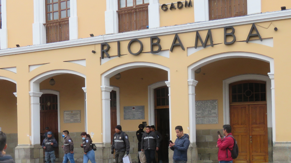 Los concejales fueron trasladados al Comando de Policía #6 luego de rendir sus versiones.