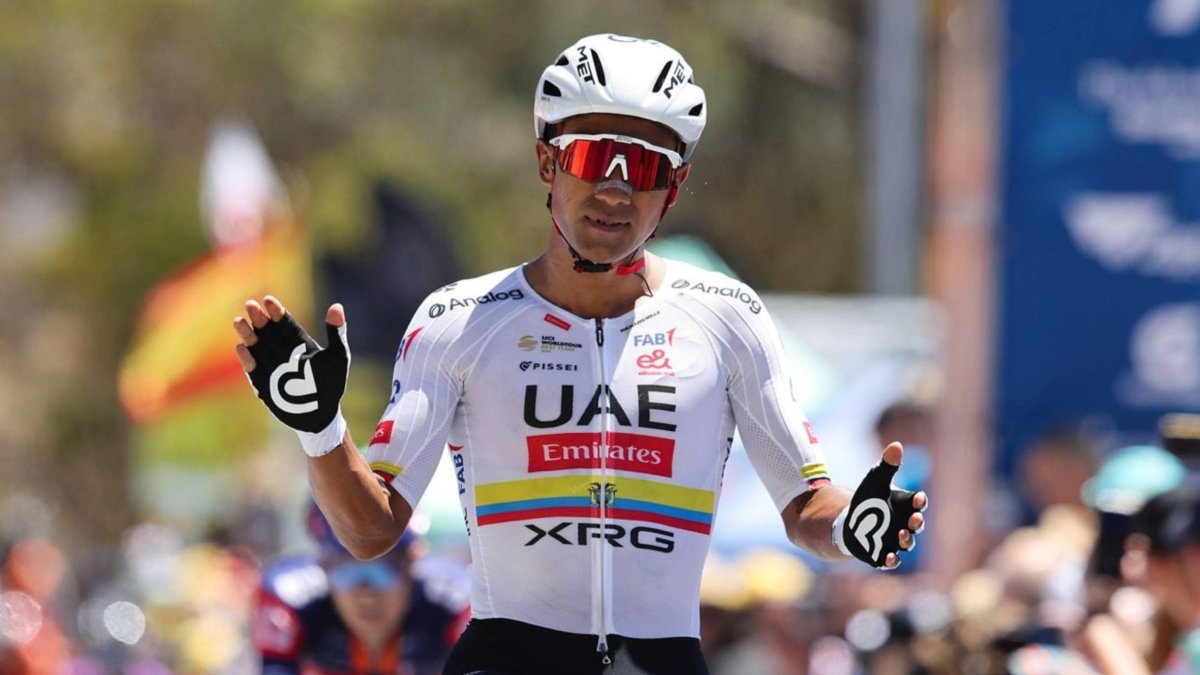 Jhonatan Narváez regresó al país tras ganar el Santos Tour Down Under en Australia.