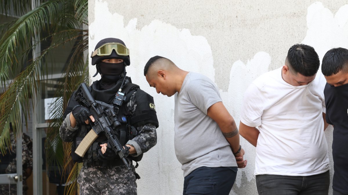 Alias Fedefue detenido en la urbanización Las Joyas, quien fue encontrado con drogas junto a sus cómplices.