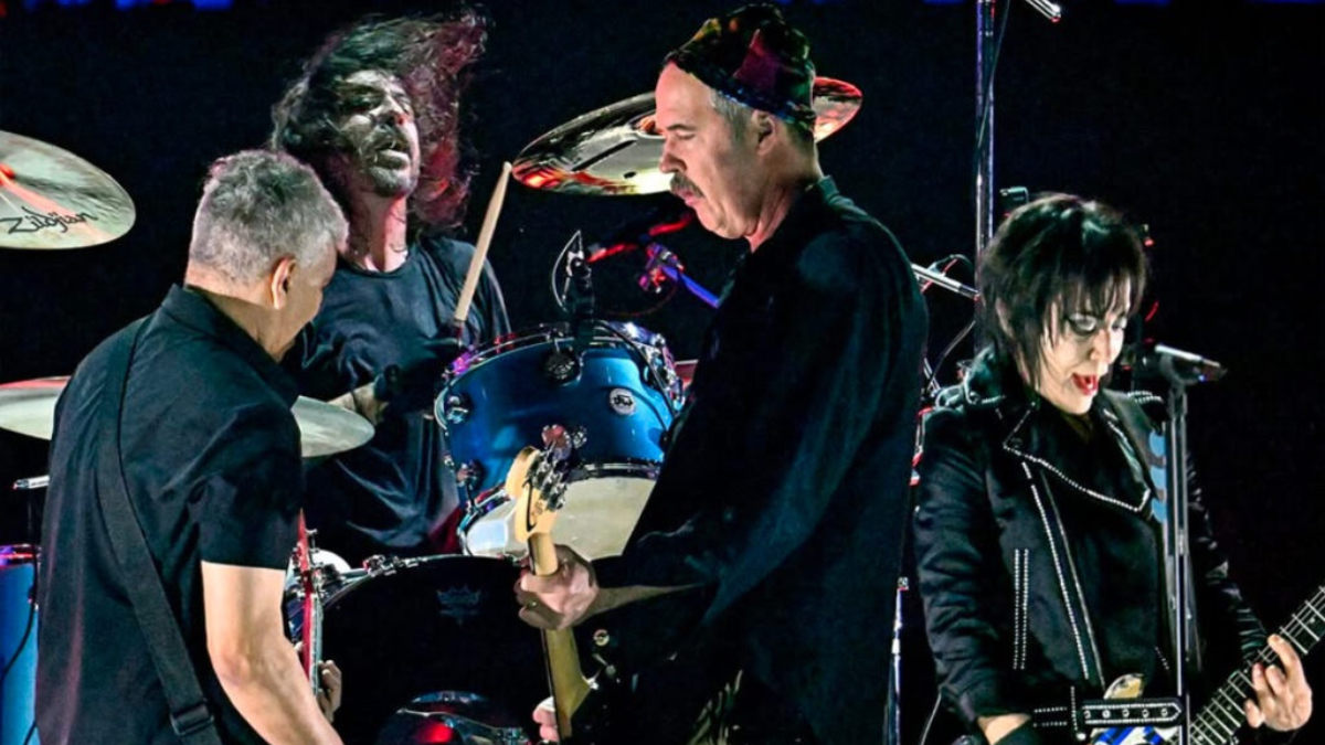 Nirvana durante su presenctación en el concierto benéfico Fire Aid el 30 de enero de 2025.