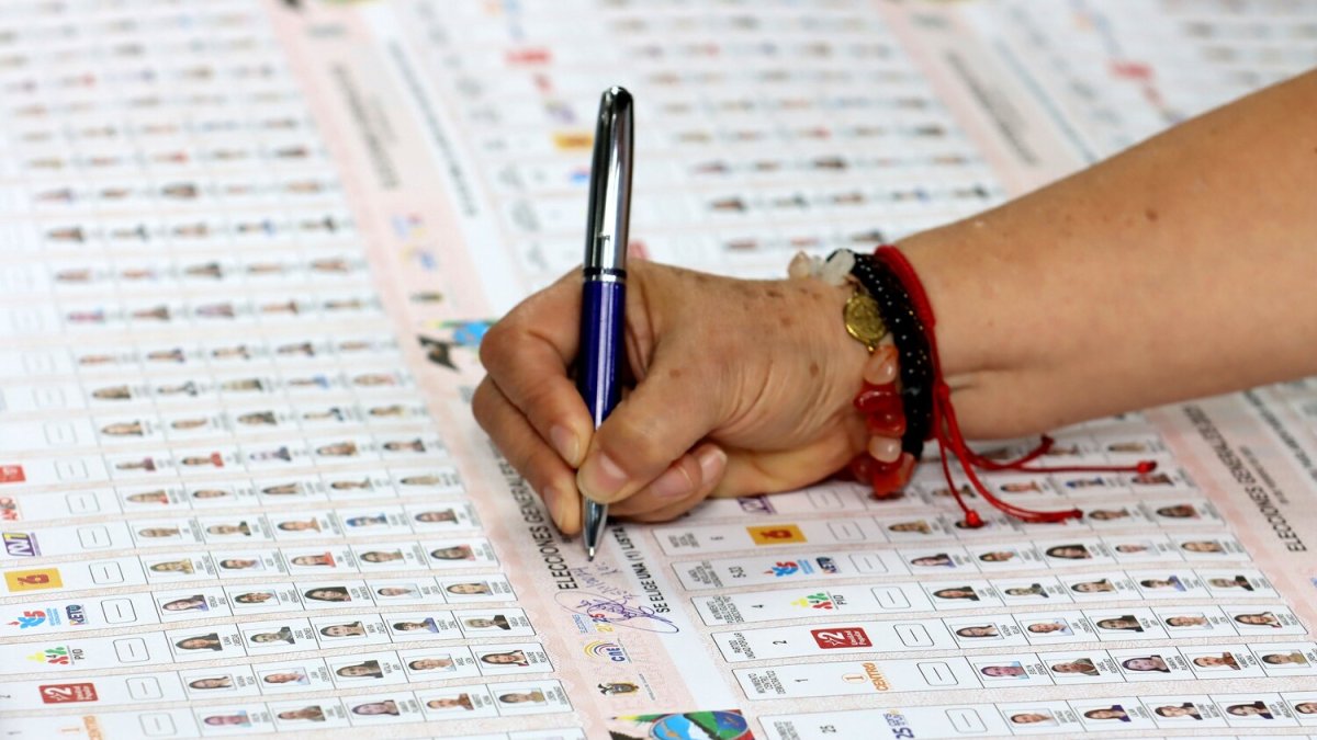 El próximo 9 de febrero los votantes recibirán cuatro papeletas.