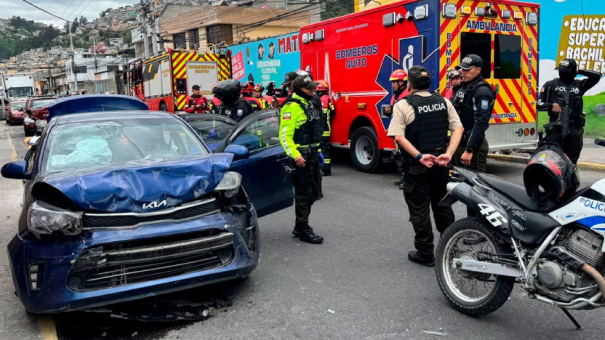 En el vehículo del sospechoso abatido se encontró un arma de fuego.